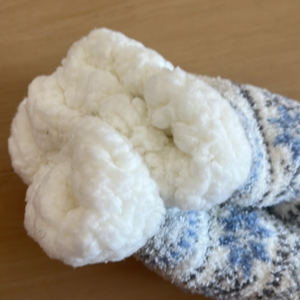NWT MUK LUKS SLIPPER SOCKS NON SLIP CHENILLE CABIN SOCKS FAUX FUR LINING COMFY - Picture 4 of 5